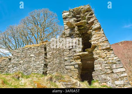 Dun Troddan Glenelg Schottland die 2000 Jahre alte Eisenzeit Broschen den Trockenturm und den Innenraum der Mauer Stockfoto