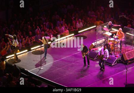 Oktober 2005; Washington, DC, USA; Rock & Roll Legends DIE ROLLING STONES treten live im MCI Center in der Hauptstadt der Nationen auf, während dort 2005 Bigger Bang Tour einen Halt in Washington macht. Obligatorischer Credit: Foto von Jason Moore/ZUMA Press. (©) Copyright 2005 von Jason Moore Stockfoto