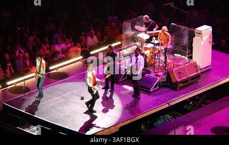 Oktober 2005; Washington, DC, USA; Rock & Roll Legends DIE ROLLING STONES treten live im MCI Center in der Hauptstadt der Nationen auf, während dort 2005 Bigger Bang Tour einen Halt in Washington macht. Obligatorischer Credit: Foto von Jason Moore/ZUMA Press. (©) Copyright 2005 von Jason Moore Stockfoto