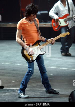 Oktober 2005; Washington, DC, USA; Rock & Roll Legends DIE ROLLING STONES treten live im MCI Center in der Hauptstadt der Nationen auf, während dort 2005 Bigger Bang Tour einen Halt in Washington macht. Obligatorischer Credit: Foto von Jason Moore/ZUMA Press. (©) Copyright 2005 von Jason Moore Stockfoto
