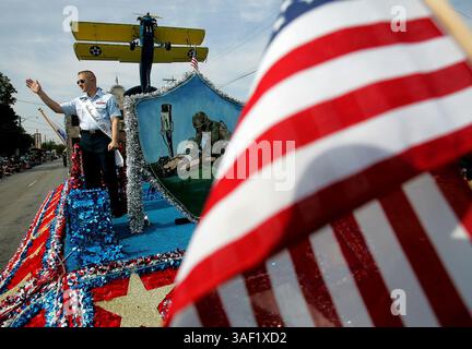 September 2005; New Braunfels, TX, USA; Stabsleiter SIMON MACE reitet die ft. Sam Houston Joint Military Service flog am 23. September 2005 während der Comal County Fair Parade in New Braunfels, TX. Obligatorischer Ausweis: Foto von William Luther/San Antonio Express-News/ZUMA Press. (©) Copyright 2005 by San Antonio Express-News Stockfoto