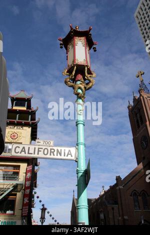 November 2005; San Francisco, CA, USA; California Street in Chinatown in San Francisco. Obligatorischer Credit: Foto von Marianna Day Massey/ZUMA Press. (©) Copyright 2005 von Marianna Day Massey Stockfoto