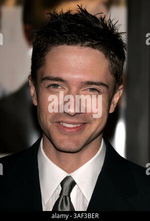 Dezember 2004; Hollywood, Kalifornien, USA; Schauspieler TOPHER GRACE bei der „in Good Company“-Weltpremiere im Mann Chinese Theater. Stockfoto
