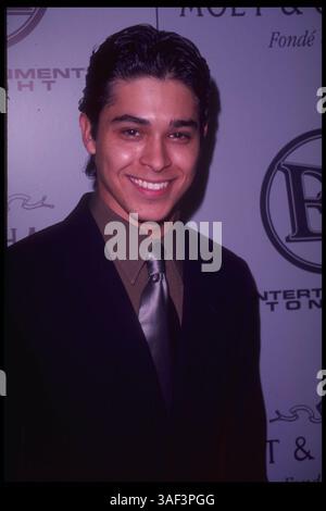 12. September 1999; Star der „That 70's Show“ und man About City, WILMER VALDERRAMA nimmt an der E.T. Emmy Party Teil, die im Cicada Restaurant in Los Angeles, Kalifornien, stattfindet (Michelson-Smith/1999) Stockfoto