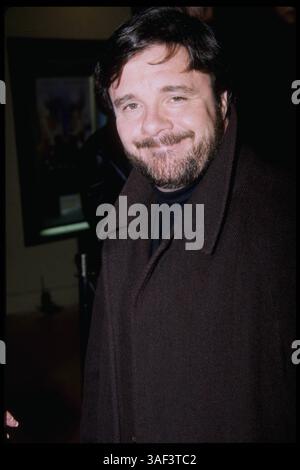 Januar 1999; Hollywood, CA, USA; Schauspieler NATHAN LANE nimmt an der Premiere von "'at first sight" Teil. (Michelson-Bosewell/1999) Stockfoto