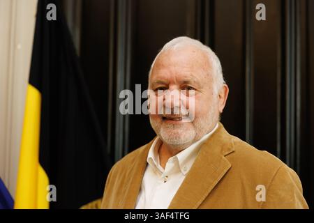 Brügge, Belgien. April 2025. Middelkerke Bürgermeister Jean-Marie Dedecker posiert für den Fotografen während der Eid-Ablegung für den Bürgermeister von Middelkerke am Montag, 07. April 2025 in Brügge. BELGA FOTO KURT DESPLENTER Credit: Belga Nachrichtenagentur/Alamy Live News Stockfoto