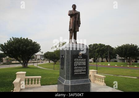 26. Februar 2015 - Carson, Kalifornien, USA - 26. Februar 2015 Carson, California USA | Eine Statue des philippinischen Nationalhelden Jose Rizal steht entlang der Carson Street in der Nähe des Carson City Hall. Er war ein Held der Philippinischen Revolution von 1896. Carson hat eine große philippinische Gemeinde. | Pflichtfoto: Foto: Charlie Neuman/UT San Diego/Copyright 2015 San Diego Union-Tribune, LLC (Credit Image: © Charlie Neuman/U-T San Diego/ZUMA Wire) Stockfoto