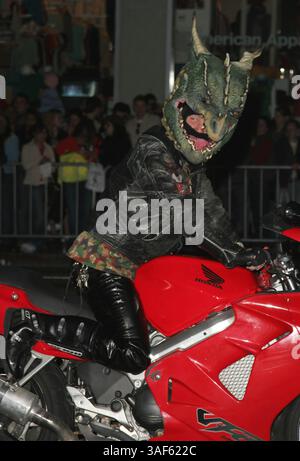 März 2005; Hollywood, CA, USA; Motorradfahrer bei der „Guess Who“-Premiere im Grauman's Chinese Theatre. Stockfoto