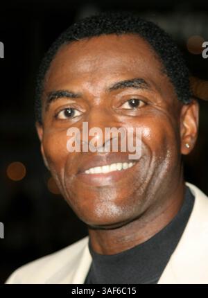 März 2005; Hollywood, CA, USA; Schauspieler CARL LUMBLY bei der „Guess Who“-Premiere im Grauman's Chinese Theatre. Stockfoto