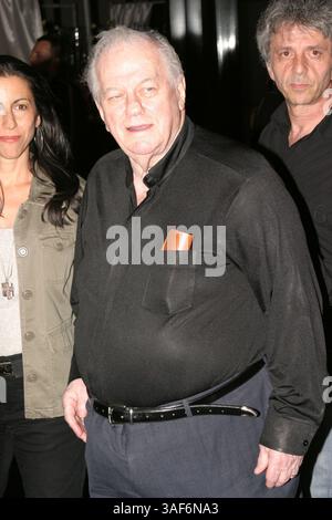 August 2005; Los Angeles, CA, USA; Schauspieler CHARLES DURNING bei der "Dirty Deeds"-Weltpremiere in der Directors Guild of America, Hollywood. Obligatorische Gutschrift: Foto von Michael Papo/KPA/ZUMA Press. (©) Copyright 2006 von Michael Papo Stockfoto