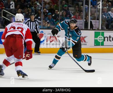 17. März 2012: Haie-Stürmer Martin Havlat erzielte ein Tor während des NHL-Hockeyspiels zwischen den Detroit Red Wings und den San Jose Sharks im HP Pavilion in San Jose, CA. Die Haie führen am Ende der ersten Periode 2-1. â© Damon Tarver/Cal Sport Media(Kreditbild: © Damon Tarver/Cal Sport Media/ZUMAPRESS.com) Stockfoto