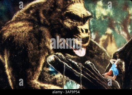 August 2004; Hollywood, CA, USA; (Dateifoto: 6.01.1933) die Schauspielerin FAY WRAY, berühmt gemacht als sie das Mädchen auf dem Empire State Building vom riesigen Affen im Filmklassiker King Kong aus dem Jahr 1933 spielte, starb am 8. August 2004 im Alter von 96 Jahren im Schlaf. Im Bild: Schauspielerin FAY WRAY. (Kreditbild: SNAP/ZUMAPRESS.com) Stockfoto