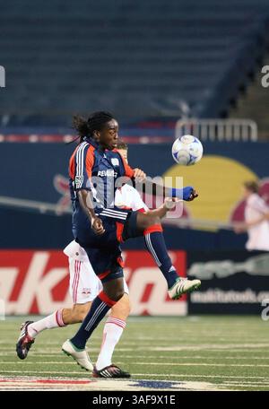 18. September 2009: Neuengland revolutioniert #21 Mittelfeldspieler Shalrie Joseph mit dem Ball. Die New York Red Bulls bestritten die New England Revolution 1-1 im Giants Stadium in Rutherford, New Jersey (Credit Image: SGM/ZUMAPRESS.com) Stockfoto
