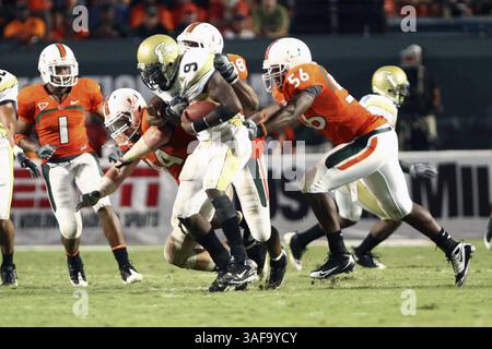 17. September 2009: Miami Hurricanes während des Spiels in der zweiten Halbzeit. Die Miami Hurricanes besiegten Georgia Tech Yellow Jackets – 33 zu 17 im Dolphin Stadium in Miami FL (Credit Image: SGM/ZUMAPRESS.com) Stockfoto