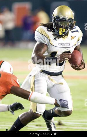 17. September 2009: Verteidiger der Miami Hurricanes stürmt sich gegen Georgia Tech und setzt Anthony Allen zurück (Credit Image: SGM/ZUMAPRESS.com) Stockfoto