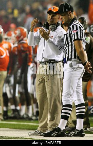 26. September 2009: Bowling Green Trainer Dave Clawson während der Spieletage. Boise State University, der Western Athletic Conference, der Bowling Green State University, der Mid-American Conference, im Doyt Perry Stadium in Bowling Green, Ohio. Boise State besiegt Bowling Green 49-14 (Bild: SGM/ZUMAPRESS.com) Stockfoto