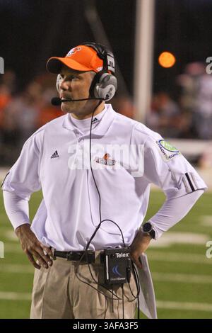 26. September 2009: Bowling Green Head Coach Dave Clawson im ersten Jahr. Boise State University, der Western Athletic Conference, der Bowling Green State University, der Mid-American Conference, im Doyt Perry Stadium in Bowling Green, Ohio. Boise State besiegt Bowling Green 49-14 (Bild: SGM/ZUMAPRESS.com) Stockfoto