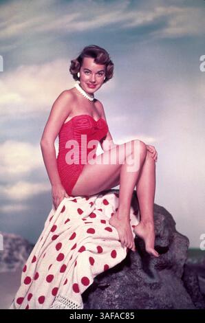 Juni 1950; Hollywood, Kalifornien, USA; 1950, IM BILD: BADESACHEN, KLEIDUNG, TERRY MOORE. (Kreditbild: Austral/ZUMAPRESS.com) Stockfoto