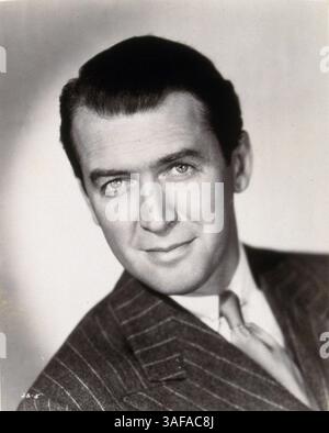 Juni 1950; Hollywood, Kalifornien, USA; JAMES STEWART 1950, STUDIO: UNIV.. (Kreditbild: Austral/ZUMAPRESS.com) Stockfoto