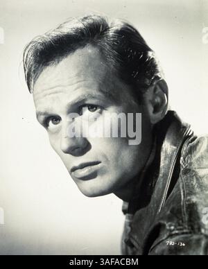 Juni 1950; Hollywood, Kalifornien, USA; RICHARD WIDMARK 1950.. (Kreditbild: Austral/ZUMAPRESS.com) Stockfoto