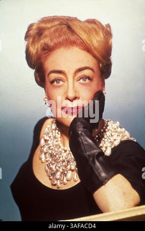Juni 1950; Hollywood, Kalifornien, USA; JOAN CRAWFORD 1950. (Kreditbild: Austral/ZUMAPRESS.com) Stockfoto