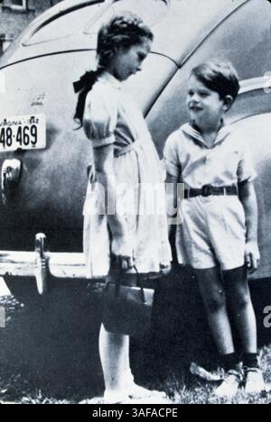 Juni 1942; Hollywood, Kalifornien, USA; 1942, ABGEBILDET: BABY/JUGEND (WIE SIE WAREN), SHIRLEY MACLAINE, WARREN BEATTY, BROTHER & SISTER. (Kreditbild: Austral/ZUMAPRESS.com) Stockfoto