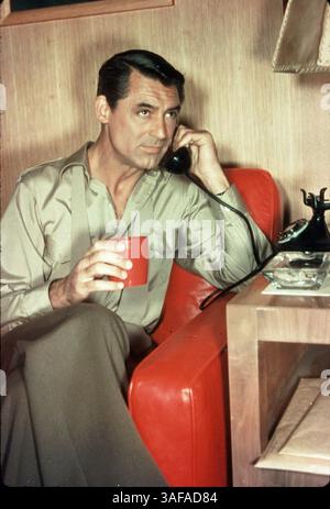 Juni 1942; Hollywood, Kalifornien, USA; 1942, abgebildet: CARY GRANT. (Kreditbild: Austral/ZUMAPRESS.com) Stockfoto