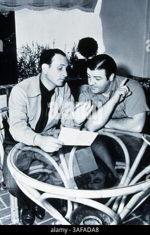 Juni 1942; Hollywood, Kalifornien, USA; 1942, ABGEBILDET: BUD ABBOTT, HINTERHOF, LOU COSTELLO. (Kreditbild: Austral/ZUMAPRESS.com) Stockfoto