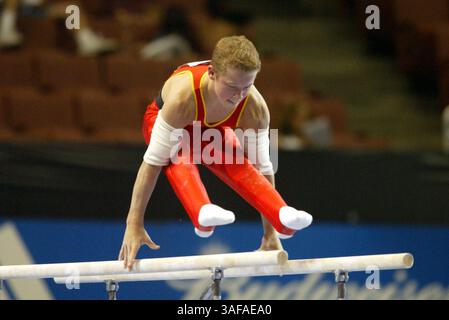 August 2003; Anaheim, Kalifornien, USA; FABIAN HAMBUECHEN aus Deutschland tritt vom 16. bis 24. August bei den Herren-Mannschaftsweltmeistern 2003 auf. Hambuechen ist youngest.competitor mit 15 Jahren. (Bild: Tom Theobald/ZUMAPRESS.com) Stockfoto