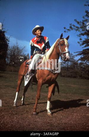 Juni 1950; Hollywood, Kalifornien, USA; 1950, ABGEBILDET: TIERE (MIT SCHAUSPIELERN), PFERD, ROY ROGERS. (Kreditbild: Austral/ZUMAPRESS.com) Stockfoto