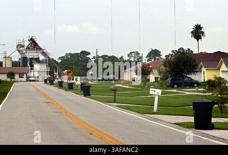 BILDUNTERSCHRIFT: (Largo) (2. September 2005) Eine Reihe von Einfamilienhäusern säumt eine Länge der Donegan Road in Largo, eingebettet in eine Vielzahl von Industrieanlagen. . ZUSAMMENFASSUNG DER GESCHICHTE: Largo City Commissioners erwägen, die zukünftige Landnutzungskarte der Stadt zu ändern, um den mobilen Heimpark Buckeye zu bestimmen (Credit Image: St Petersburg Times/ZUMAPRESS.com) Stockfoto