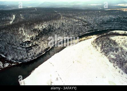 August 1996; Little Rock, Arkansas, USA; ein Überblick über das Land, das im Wildwasserskandal umstritten ist. Whitewater, der populäre Name für ein gescheitertes Arkansas Immobilienunternehmen der Whitewater Development Corp. In den 1970er Jahren waren Gouverneur Bill Clinton und seine Frau Hillary Rodham Clinton Partner; der Name wird auch für die politischen Auswirkungen dieses Projekts verwendet. . (Bild: Spencer Tirey/ZUMAPRESS.com) Stockfoto