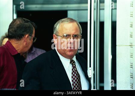 August 1996; Little Rock, Arkansas, USA; Banker, der vor Gericht gestellt wurde, aber im Wildwasserskandal nicht schuldig befunden wurde, ROBERT HILL. Whitewater, der populäre Name für ein gescheitertes Arkansas Immobilienunternehmen der Whitewater Development Corp. In den 1970er Jahren waren Gouverneur Bill Clinton und seine Frau Hillary Rodham Clinton Partner; der Name wird auch für die politischen Auswirkungen dieses Projekts verwendet. . (Bild: Spencer Tirey/ZUMAPRESS.com) Stockfoto