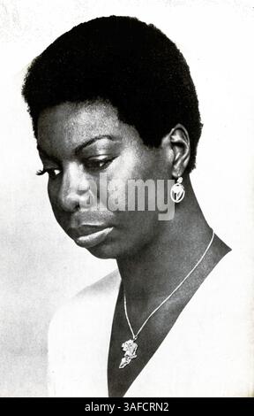 21. April 2003; Paris, FRANKREICH; Dateifoto: (Datum unbekannt); NINA SIMONE, die legendäre amerikanische Jazz- und Bluessängerin, starb im Alter von 70 Jahren in ihrem Haus in Südfrankreich. SIMONE war eine der letzten Diven des Jazz und galt als eine der besten Songwriterinnen und Musiker ihrer Zeit. . (Kreditbild: Keystone Canada/ZUMAPRESS.com) Stockfoto