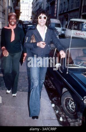 April 2003; Paris, FRANKREICH; Dateifoto: (März, 1977); NINA SIMONE (L) die legendäre amerikanische Jazz- und Bluessängerin starb im Alter von 70 Jahren in ihrem Haus in Südfrankreich. SIMONE war eine der letzten Diven des Jazz und galt als eine der besten Songwriterinnen und Musiker ihrer Zeit. . (Kreditbild: Keystone Canada/ZUMAPRESS.com) Stockfoto