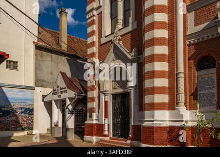 Brasov, Rumänien. Die Beth-Israel-Synagoge, eine neologische Synagoge, Außenansicht in der 29 Poarta chei Street und ist Teil der National Hist Stockfoto