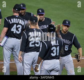 6. Juli 2012: Washington, DC, USA - die Colorado Rockies feiern ihren Sieg über die Washington Nationals im Nationals Park in Washington, D. C, Freitag, 6. Juli 2012. Colorado besiegte Washington mit 5:1. (Bild: © Harry E. Walker/MCT/MCT/ZUMAPRESS.com) Stockfoto