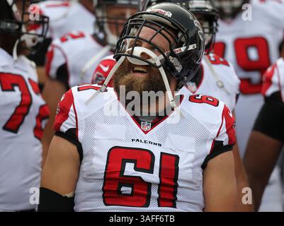 30. August 2012: Joe Hawley (#61) wurde von Atlanta Hawks vor dem Start des NFL-Spiels zwischen den Atlanta Falcons und den Jacksonville Jaguars auf dem EverBank Field in Jacksonville, FL, gegründet. Die Jaguars gewannen 24-14 . Daniel Goncalves(Bild: © Daniel Goncalves/Cal Sport Media/ZUMAPRESS.com) Stockfoto