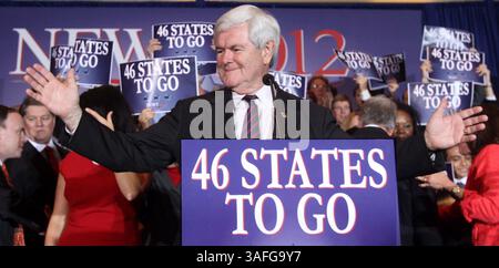 2. Mai 2012 – Orlando, Florida, USA – 2. Mai 2012 – Arlington, Virginia, USA – Newt Gingrich kündigte an, seinen Präsidentschaftswahlkampf auszusetzen. Gingrich gewann nur zwei Hauptwettbewerbe - in South Carolina und seinem Heimatstaat Georgia. Gingrich scheiterte in den Debatten nach South Carolina und konnte seine Dynamik nicht wieder aufnehmen. IM BILD: 31. Januar 2012: Orlando, Florida, USA – der republikanische Präsidentschaftskandidat NEWT GINGRICH antwortet auf seine Unterstützer, nachdem er in der Florida Republican Primary einen zweiten Platz als Herausforderer Mitt Romney erreicht hat. (Kreditbild: © Joe Burbank/Orlando S Stockfoto