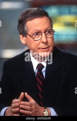 21. September 1997 – Washington, District of Columbia, USA – Senator MITCH MCCONNELL (R-KY) auf „Meet the Press“ in Washington, DC (Bild: © Richard Ellis/ZUMAPRESS.com) Stockfoto