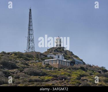 18. März 2011 – Westkap, Südafrika – der neue Leuchtturm von Cape Point (1914) an der südöstlichen Ecke der Kap-Halbinsel, der Südspitze der False Bay, bekannt als nahe dem Punkt, an dem sich der Indische Ozean und der Atlantische Ozean treffen. Sein Licht ist mit einer Reichweite von 63 km das stärkste an der südafrikanischen Küste (Bild: © Arnold Drapkin/ZUMAPRESS.com) Stockfoto