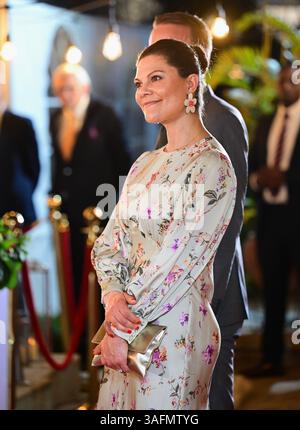 Abuja, Nigeria. April 2025. Swedens Kronprinzessin Victoria bei einem Empfang in der schwedischen Botschaft in Abuja in Verbindung mit der Kronprinzessin, die am 07. april 2025 einen dreitägigen offiziellen Besuch in Afrikas bevölkerungsreichstem Land in Abuja, Nigeria, antrat.Foto: Jonas Ekströmer/TT/Code 10030 Credit: TT News Agency/Alamy Live News Stockfoto