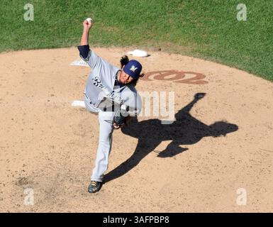 23. September 2012 – Washington, DC, USA – Milwaukee Brewers Starting Pitcher Yovani Gallardo (49) arbeitet gegen die Washington Nationals im fünften Inning im Nationals Park in Washington, D.C., Sonntag, 23. September 2012. (Kreditbild: © Chuck Myers/MCT/ZUMAPRESS.com) Stockfoto