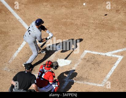 23. September 2012 - Washington, DC, USA - Milwaukee Brewers dritter Baseman Aramis Ramirez (16) verdoppelt im fünften Inning gegen die Washington Nationals Park in Washington, D.C., Sonntag, 23. September 2012. Die Brewers besiegten die Nationals mit 6:2. (Kreditbild: © Chuck Myers/MCT/ZUMAPRESS.com) Stockfoto