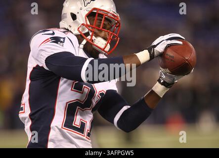 New England Patriots CB Ras-I Dowling (21) wärmt sich vor dem Spiel auf. The Baltimore Ravens vs the New England Patriots im M&T Bank Stadium am 23. September 2012 in Baltimore, MD. Foto: Mike Buscher/Cal Sport Media(Credit Image: © Mike Buscher/Cal Sport Media/ZUMAPRESS.com) Stockfoto