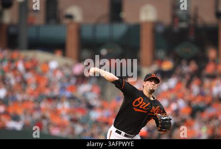 Baltimore Orioles Starterkrug Jason Hammel (39) liefert an aTigers Batter. Detroit Tigers vs Baltimore Orioles am 13. Juli 2012 im Oriole Park at Camden Yards in Baltimore, MD. Foto: Mike Buscher/Cal Sport Media (Foto: © Mike Buscher/Cal Sport Media/ZUMAPRESS.com) Stockfoto