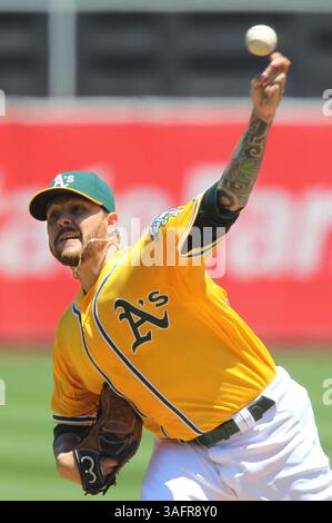 18. Juli 2012 - Oakland, CA, USA - Oakland Athletics Pitcher Travis Blackley (54) wirft am Mittwoch, 18. Juli 2012, im zweiten Inning eines MLB-Spiels gegen die Texas Rangers im O.Co Coliseum in Oakland, Kalifornien. (Bild: © Anda Chu/Oakland Tribune/MCT/ZUMAPRESS.com) Stockfoto