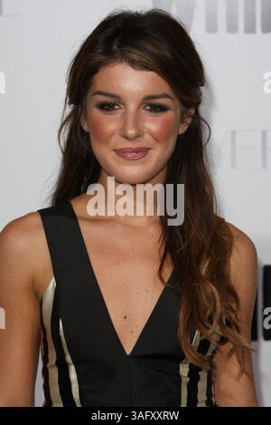 29. September 2009 - Los Angeles, Kalifornien, USA - SHENAE GRIMES bei der Premiere ihres Films „Whip IT“ im Grauman's Chinese Theater in Hollywood (Bild: Glenn Weiner/ZUMAPRESS.com) Stockfoto
