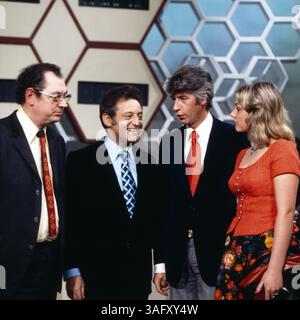 Dalli Dalli, Ratesendung mit Moderator Hans Rosenthal und Gästen, u.a. Rudi Carrell, Deutschland 1970er Jahre. Stockfoto
