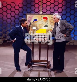 Dalli Dalli, Ratesendung mit Moderator Hans Rosenthal, mit Schnellzeichner Oskar (Hans Bierbrauer) in der Sendung vom 23. Juni 1983 Stockfoto